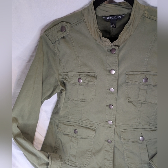 Baccini Army Green jacket, lightweight, size LARGE 4 front pockets. Button up - Picture 13 of 14